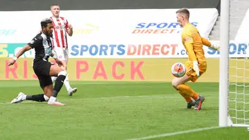 Joelinton ends goal drought as Newcastle overpower Sheffield United