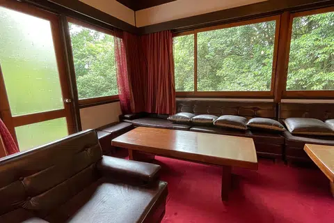 The property, which featured red carpets and matching curtains, was once the holiday home of the president of a Japanese company. 