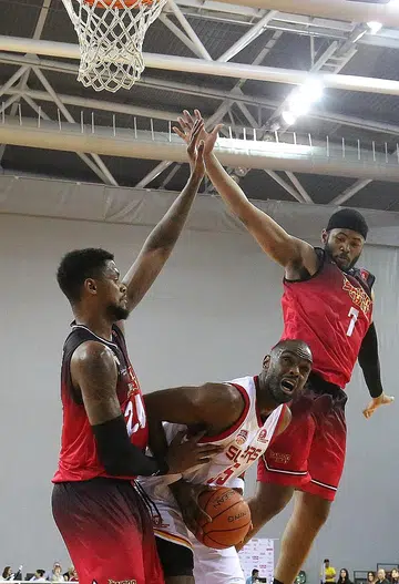 Slingers succumb to another late slump
