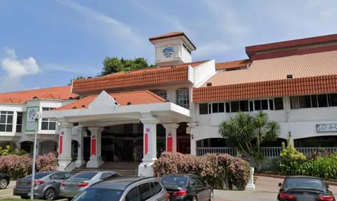 Woman dies in suspected drowning at Keppel Club swimming pool