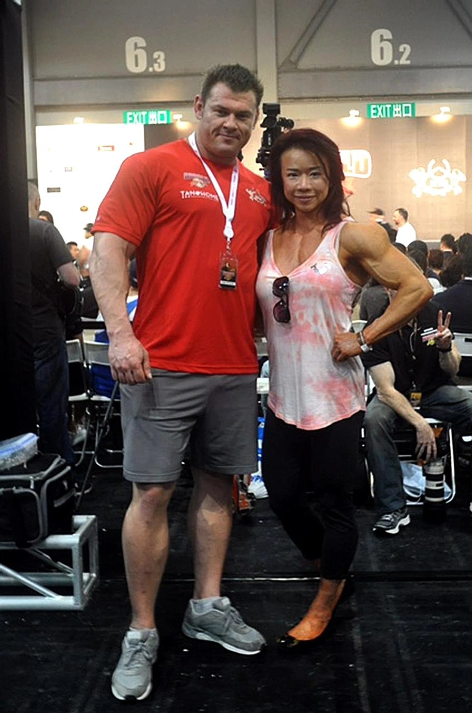 Joan Liew (right) has become the first Singaporean to be awarded the prestigious IFBB Pro Card after competing in the Arnold Classic Sports Festival 2014 and Arnold Classic Asia 2016. 
