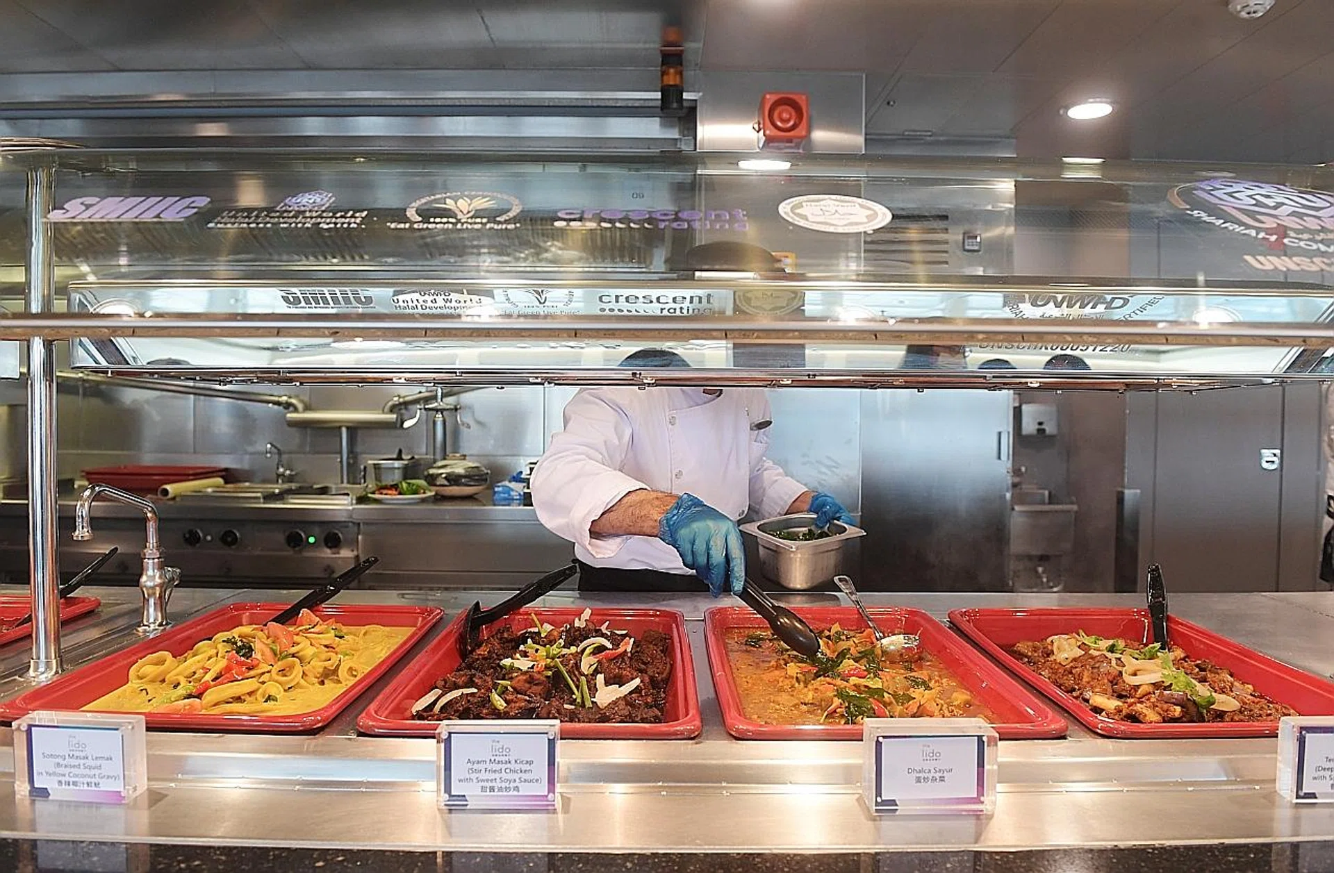 The job is tough and often requires strong willpower and determination. Dining hours are considered unconventional working hours, so be prepared to be on your feet and working in shifts. 