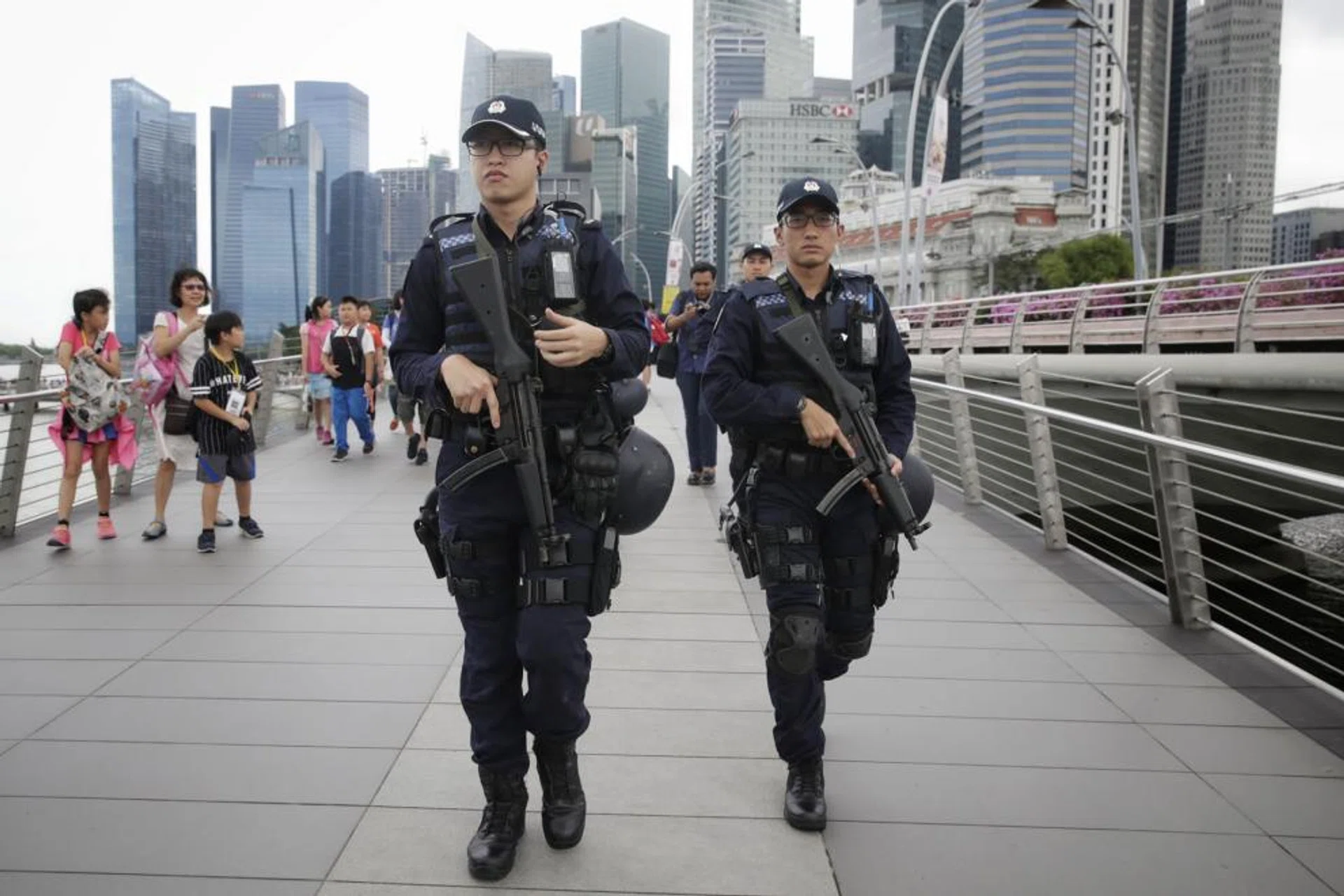 A large majority of respondents feel the police provide high quality service.