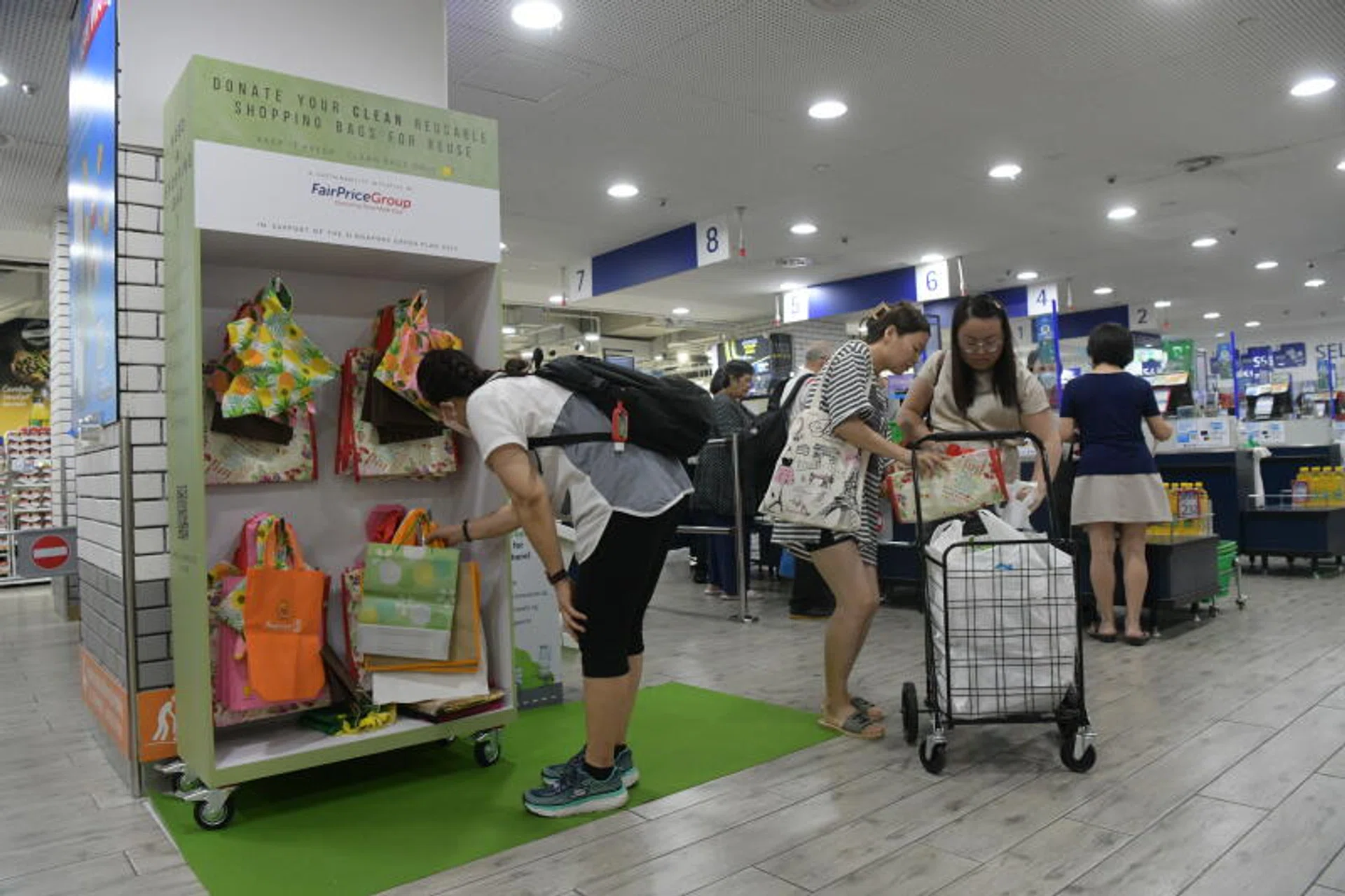 From July 3, customers at all major supermarkets are required to pay 5 cents for a plastic bag.