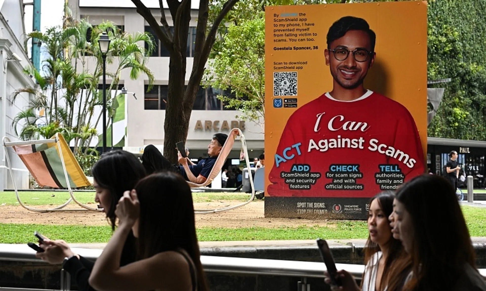 The 138 men and 51 women, aged between 16 and 66, are suspected to be scammers or money mules.