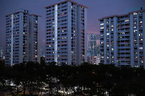 Households reduce energy use amid spike in prices