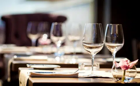 'What exactly are the rest of us paying for?': Ex-restaurateur questions fairness of home-based cafés