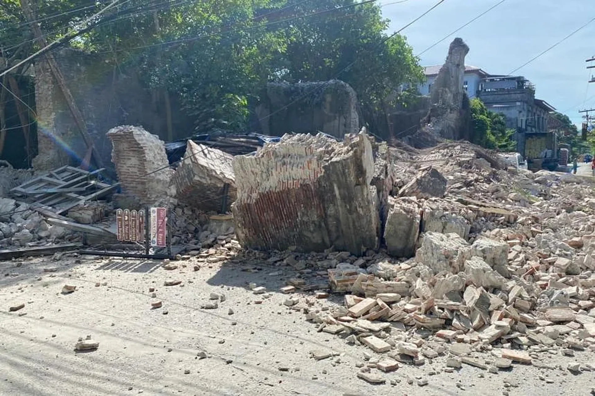 Pictures of the earthquake aftermath in Vigan, Luzon being circulated via Messenger. 