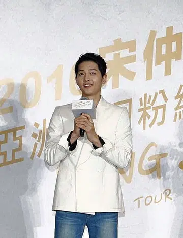 Singapore students see Korean actor at fan meet in Taiwan