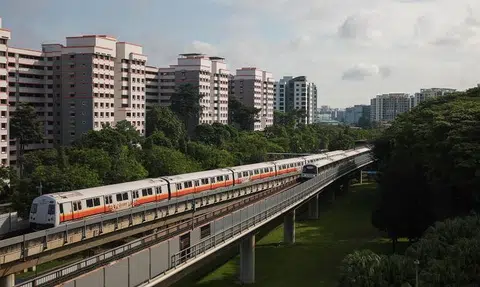 Train fault on North-South MRT line causes delay in morning commute