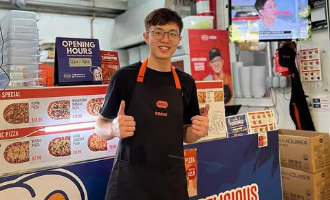 Chef Derek Cheong serves up pizzas with Indian flavours