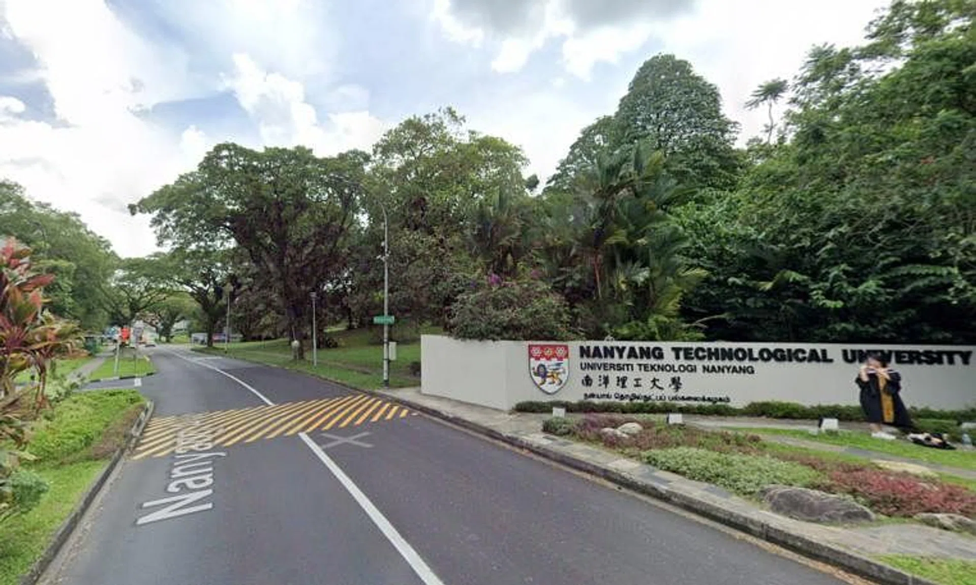 The lieutenant-colonel allegedly trespassed into the dormitory rooms of two women at NTU on Nov 13.