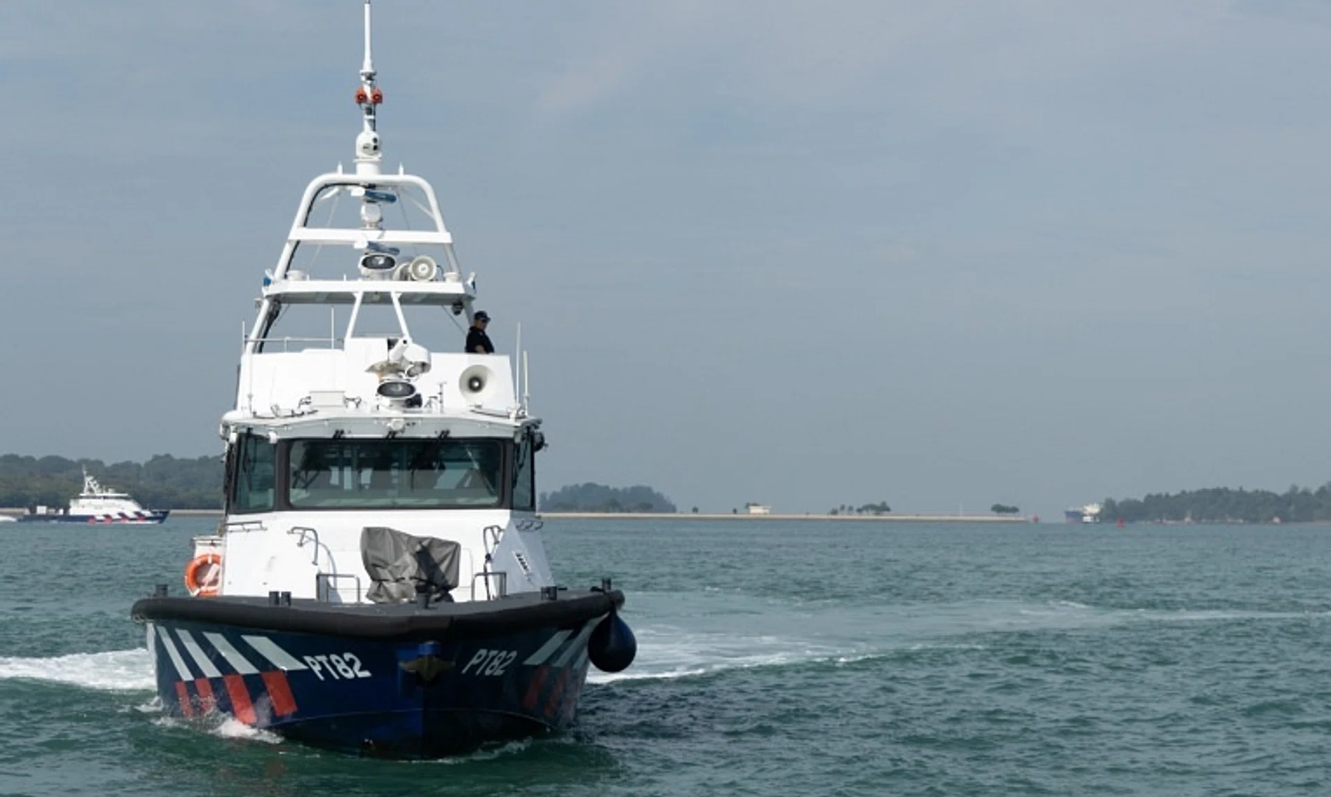 The police urged foreign vessels to follow the instructions of Singapore authorities when they are in Singapore waters.