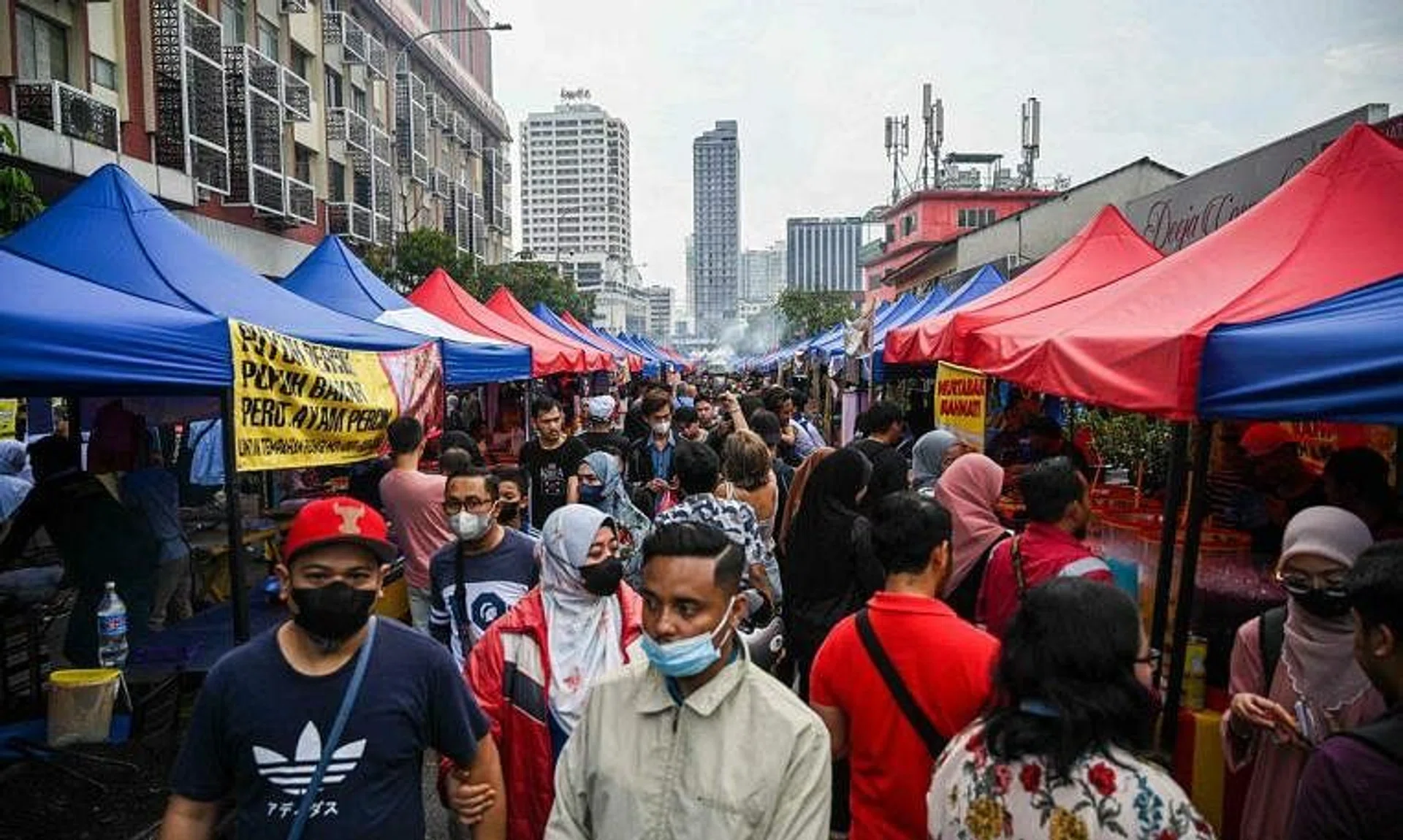 Experts believe there may be an under-reporting of Covid-19 cases in Malaysia.