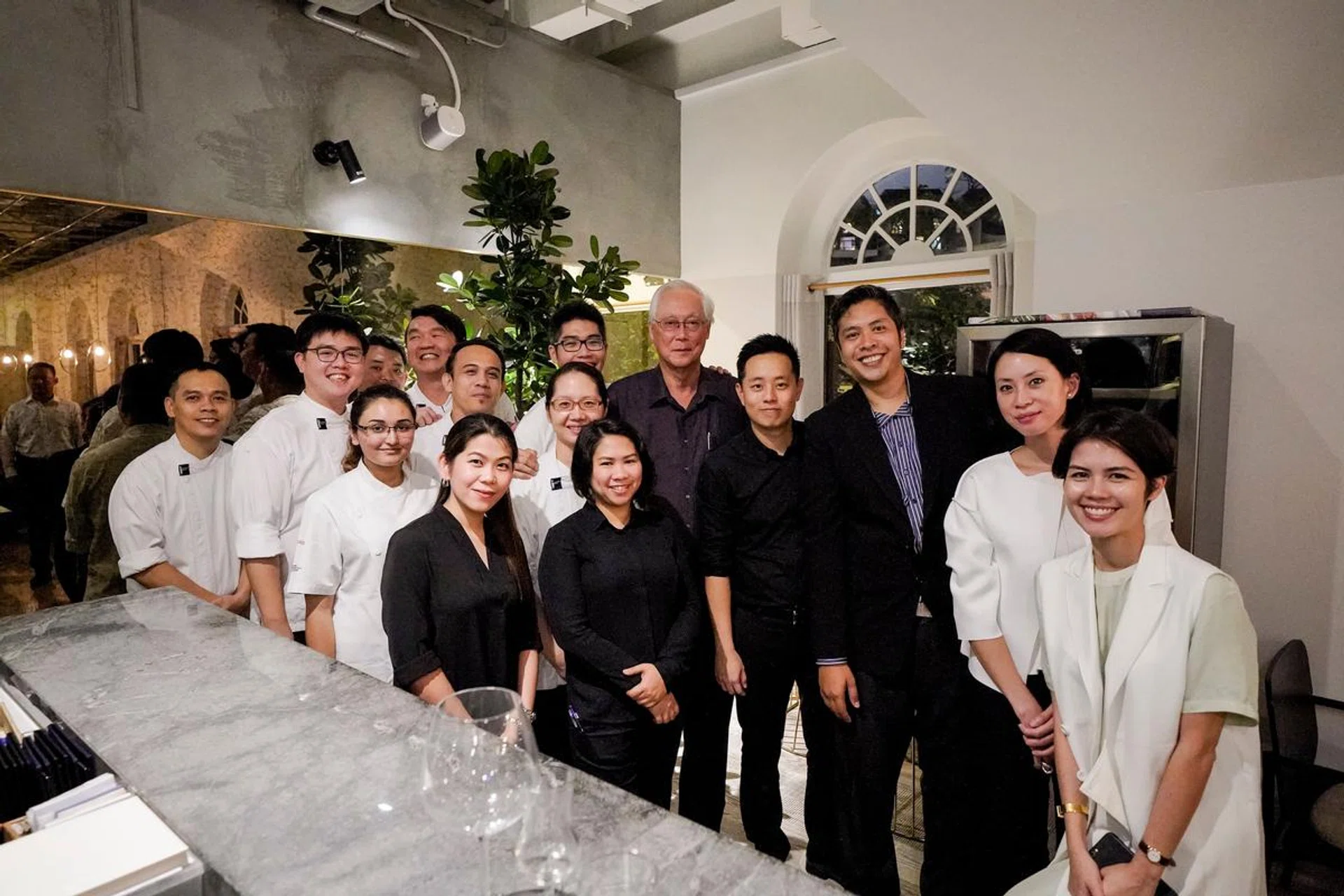ESM Goh Chok Tong with the SPRMRKT team