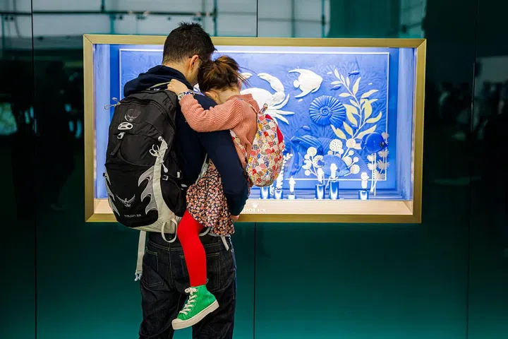 Visitors young and old at Watches and Wonders 2023's public days (Credit: WWGF/Keystone/Valentin Flauraud)