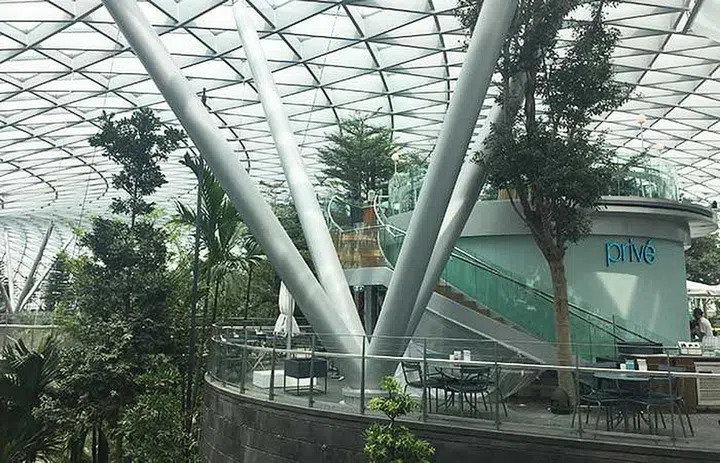 jewel-changi-airport-singapore-canopy-park-restaurants-prive