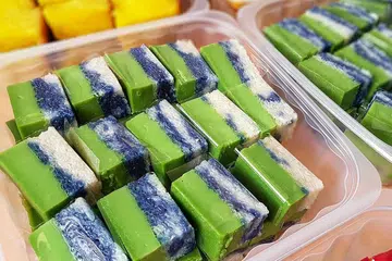 kueh lapis, kueh salat, kueh bingka
