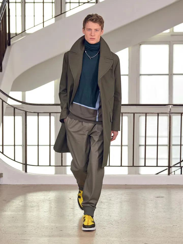 Look 1 from the Hermes autumn/winter 2021 menswear show.