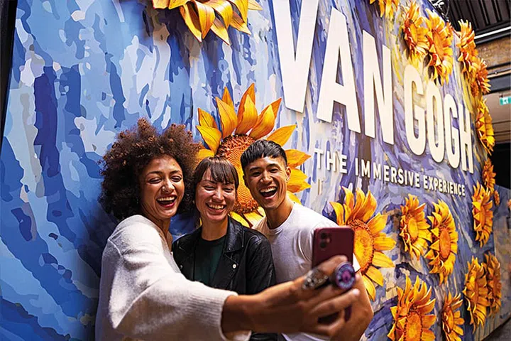 Van Gogh: The Immersive Experience