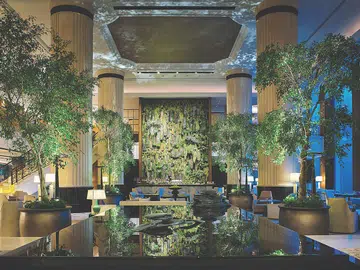 Shangri-La Hotel