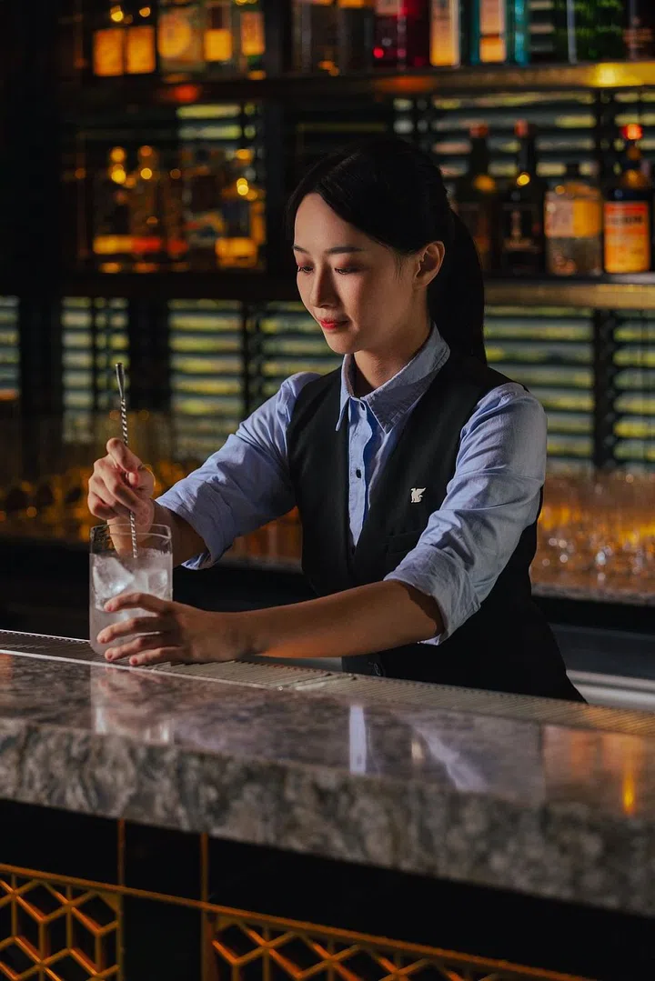 Madame Fan’s Head Bartender Chew Qing Ting will collaborate with the team from Bar Sathorn at W Bangkok at the Singapore leg of the dining series. (Photo: Marriott International) 