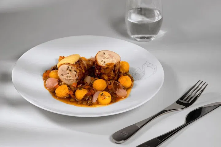Chicken roulade. (Photo: Air France)