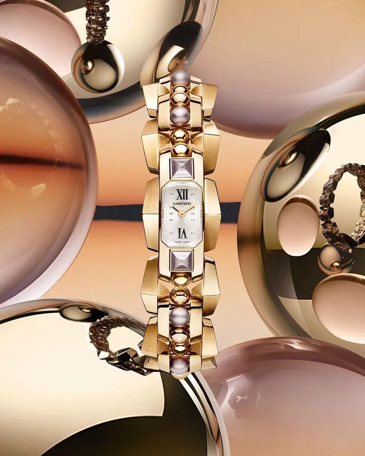 A Clash Unlimited timepiece in yellow gold and Cartier’s new violet gold. (Photo: Cartier)
