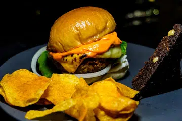 Burger delivery Featured