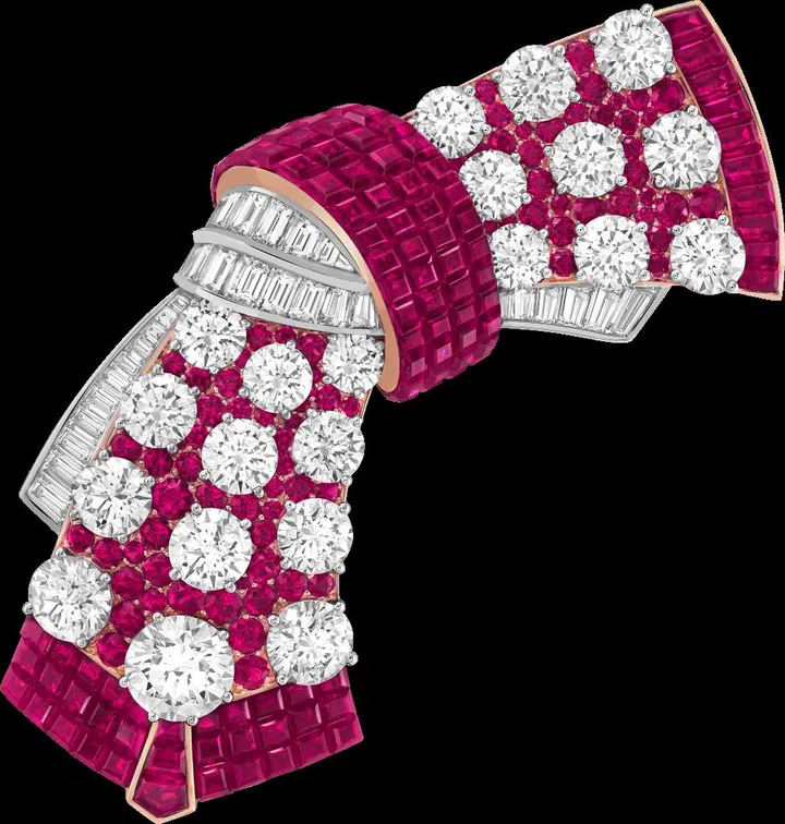 Legend of Diamonds 2022 Ornement Mysterieux on loan from a collector (Credit: Van Cleef & Arpels)