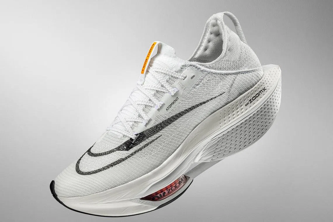 スパイク・シューズ NIKE AIR ALPHA FLY NEXT % US12.5 NIKE AIR ALPHA FLY NEXT % US12.5