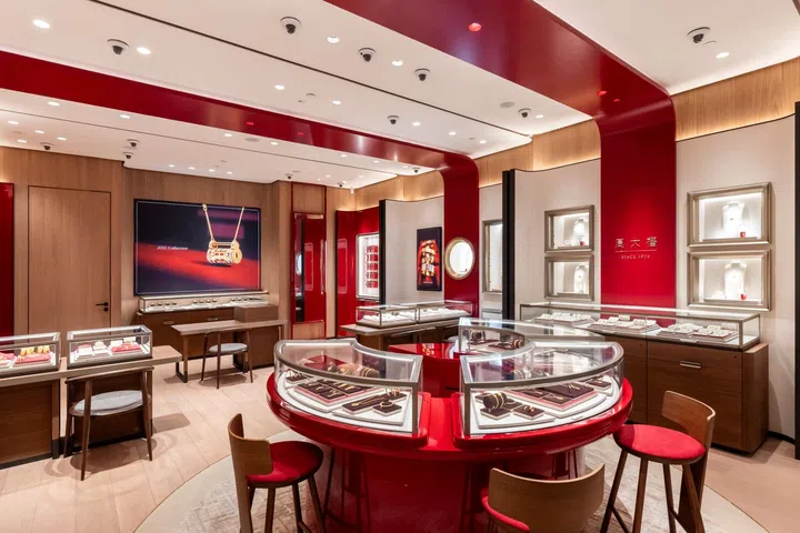 Chow Tai Fook Jewel Singapore