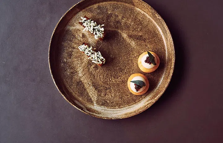 Seasonal dishes and natural and/or biodynamic wines can be discovered at Ark.