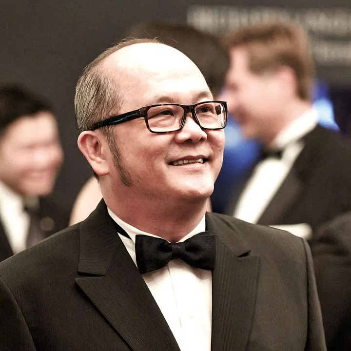 “One should not put a ceiling to a dream; you must be constantly redefining your next dream.” - Ron Sim