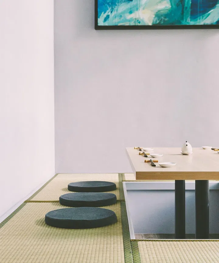 Those hankering for a more authentic experience can dine in the tatami room, a space tucked in the corner that seats 10. It is designed with traditional Japanese aesthetics in mind – it has a raised platform covered with tatami mats.