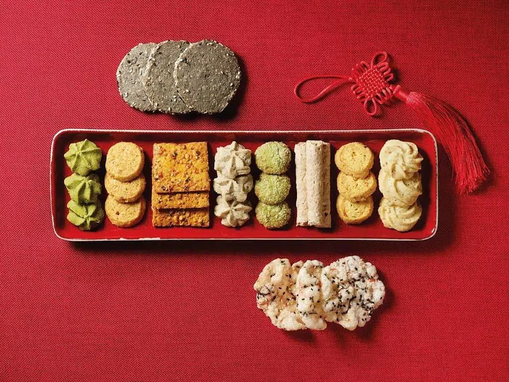 AU NATURELChef Pang Kok Keong infuses his baked treats with fresh and natural ingredientssuch as salted egg, freshly ground coffee and osmanthus flowers.