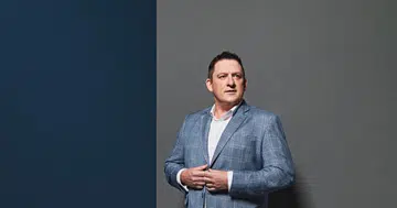BT