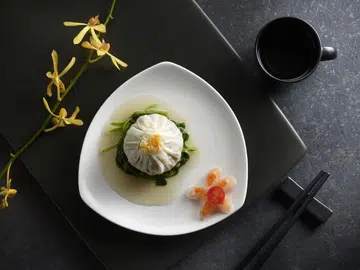 teochew-cuisine_takashimaya_abalone-wrapped-with-egg-white-skin-b
