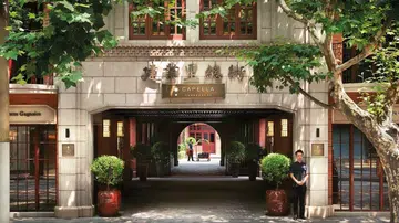 ultra-luxe hotel resorts into the city