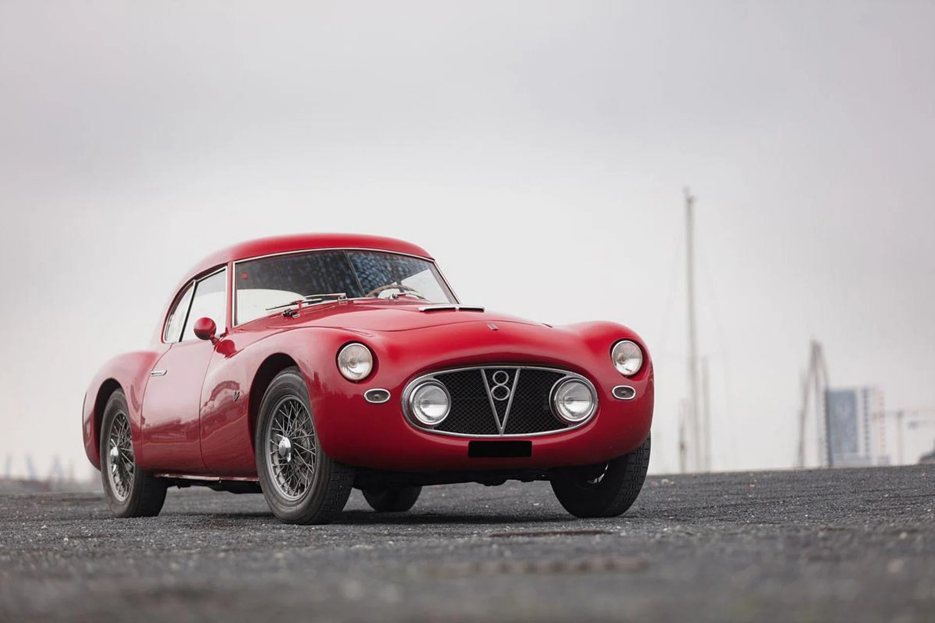 A 1953 "OttVu" Tipo 106 Sport Berlinetta estimated to fetch from 1.1 to 1.3 million euros.

© Courtesy of Artcurial / Peter Singhof