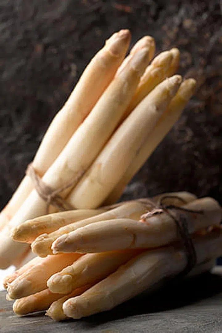il lido white asparagus edit