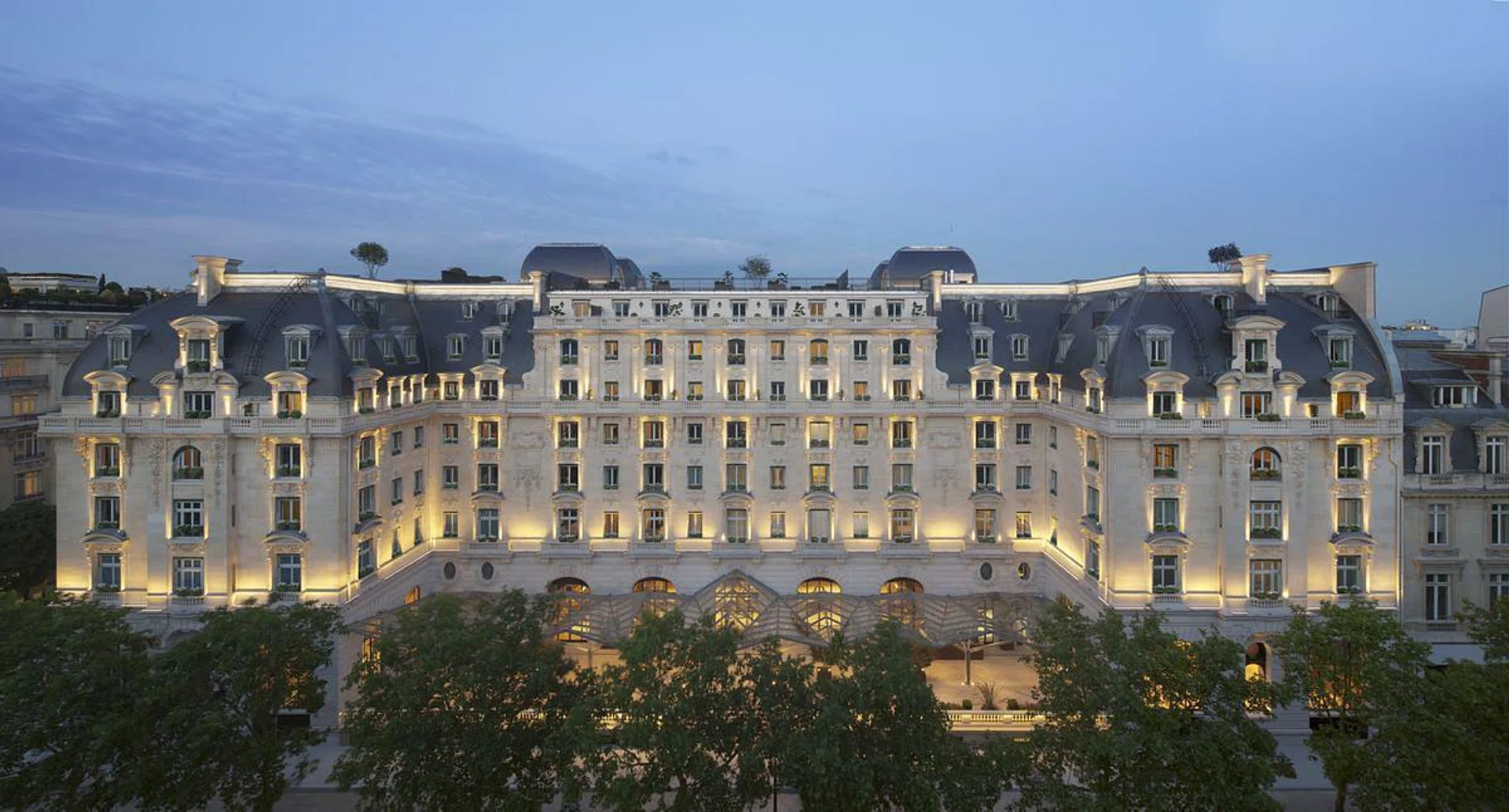The sumptuous Peninsula Paris won the annual competition for the World's Leading Luxury Hotel at the 26th World Travel Awards – considered to be the tourism industry's equivalent of the Oscars.