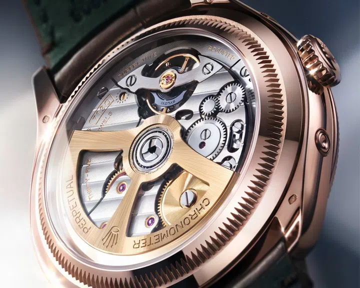 Rolex Perpetual Padellone in 18 ct Everose gold with a transparent caseback
featuring calibre 7190