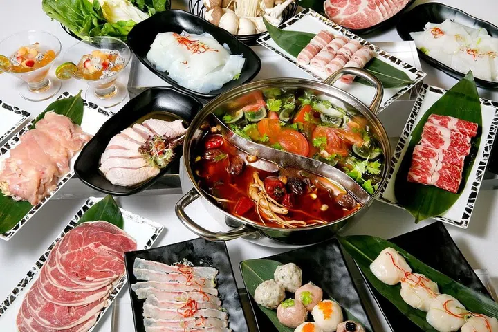 Sichuan Style Seaweed Soup with Bean Sprouts, Tomato Soup with Century E...