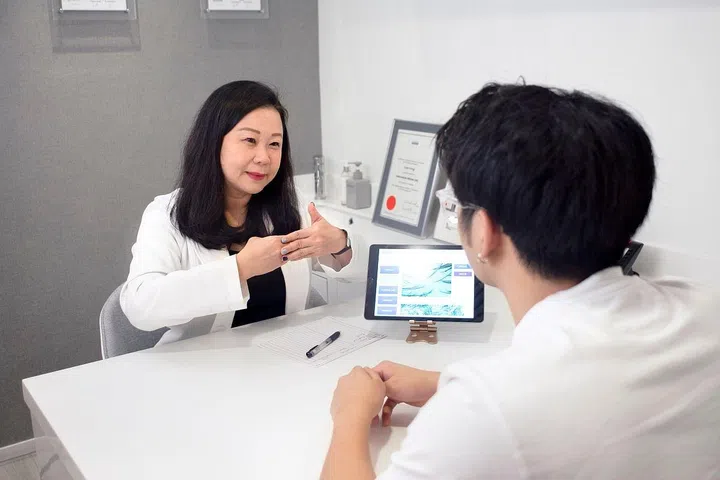 Svenson's trichologists will be able to provide advice, from nutritional to lifestyle, as well as the use of innovative technologies and scientifically advanced formulations, your hair and scalp worries will stay firmly rooted in the past. (Photo: Svenson) 