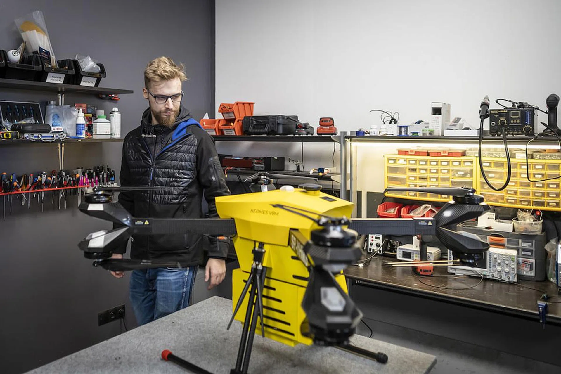 The Hermes V8MT drone of Polish firm Spartaqs will soon complete its final tests and start service as a blood transporter between a blood bank and the Institute of Cardiology in Warsaw. (Photo by Wojtek RADWANSKI / AFP)
