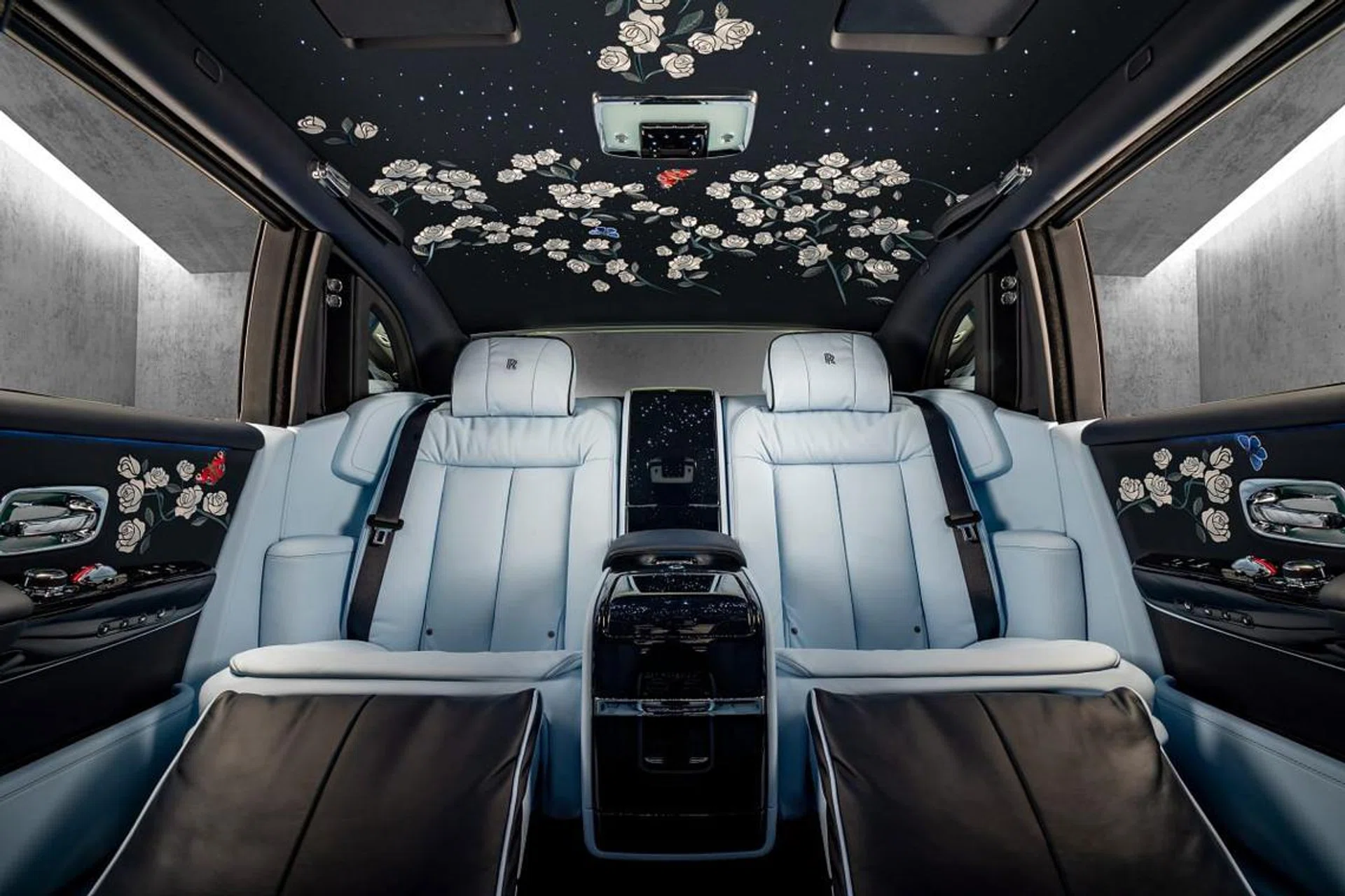 rolls-royce-phantom-floral-theme-featured-image