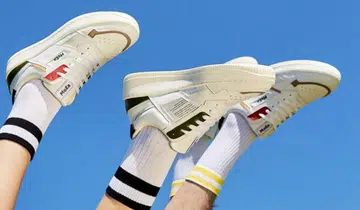 MoEa Sneakers