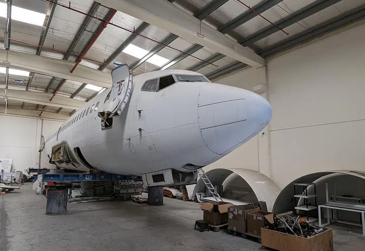 A plane waiting to be recycled. (Photo: Nandina REM)