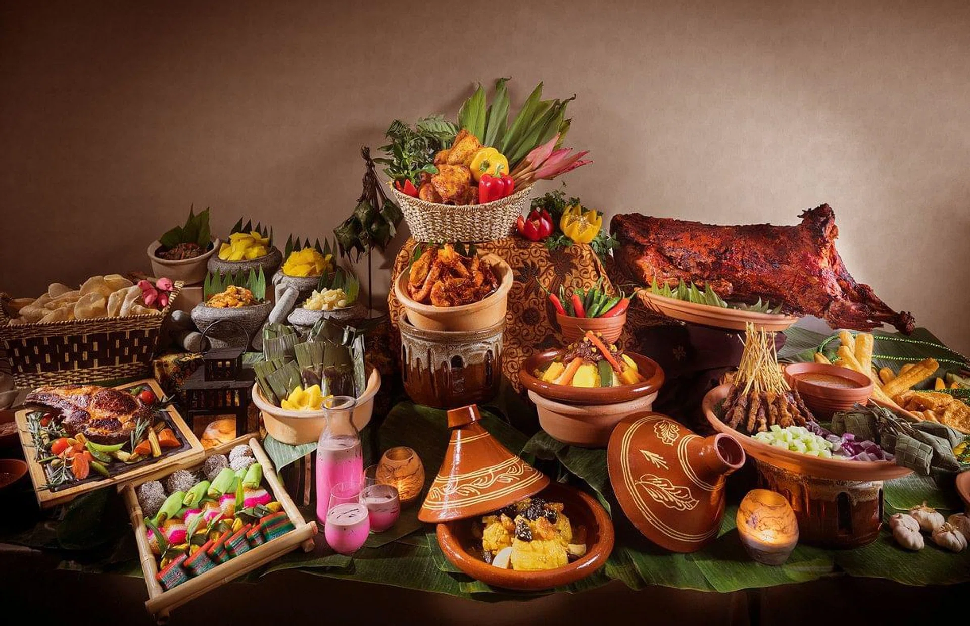 <h2>02: Hilton Singapore</h2>
At Hilton Singapore's pop-up buffet restaurant, start off light at the Singapore rojak station or Malay salad corner, which offers Kerabu mango salad with prawn and more. Move on to mains like beef rendang and chicken and lamb satay, and take your pick from the live station with carvings of whole roasted sirloin and whole baby lamb. There is also a seafood on ice station with Canadian oysters, tiger prawns, black mussels and lala clams. The whole family will enjoy spectacular skyline views from the 24th floor, where the pop-up restaurant, introduced specially for Ramadhan, is located.
<br>
<a href="http://www3.hilton.com/resources/media/hi/SINHITW/en_US/pdf/en_SINHITW_Ramadhan_Popup_Buffet_May2017.pdf" target="_blank">Hilton Singapore</a>
